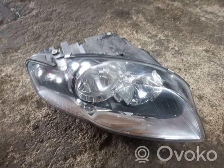 Audi A4 S4 B7 8E 8H Lampa przednia 