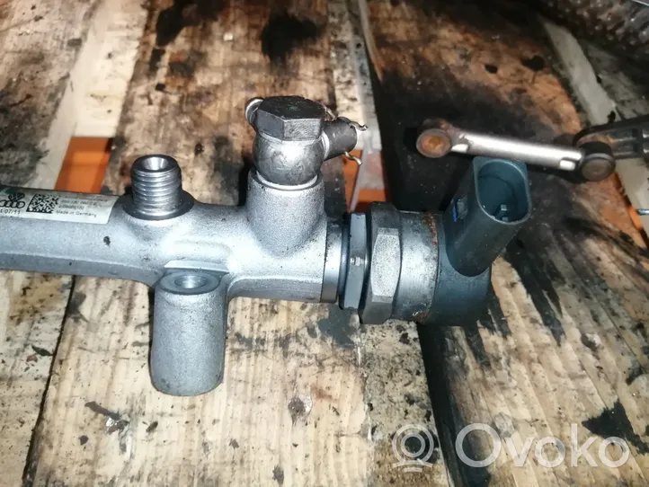 Audi A6 S6 C7 4G Kraftstoffverteiler Einspritzleiste Verteilerrohr 059130090CB