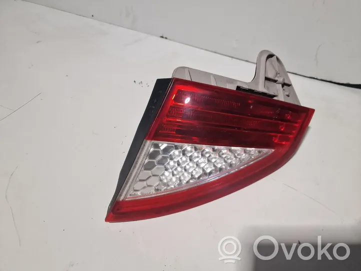 Ford Mondeo MK IV Luci posteriori del portellone del bagagliaio 