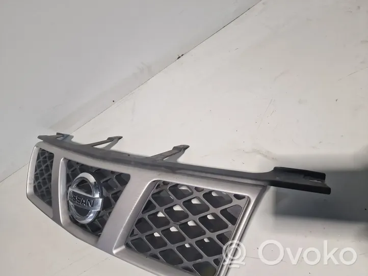 Nissan X-Trail T30 Grille calandre supérieure de pare-chocs avant 