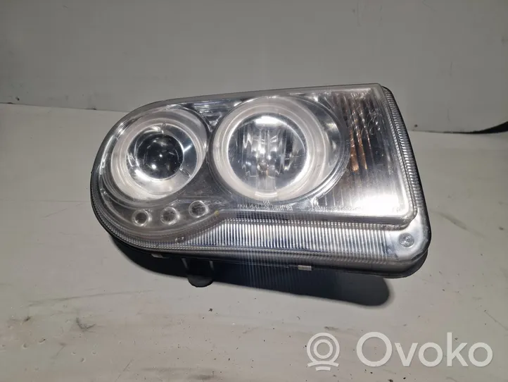 Chrysler 300 - 300C Lampa przednia 