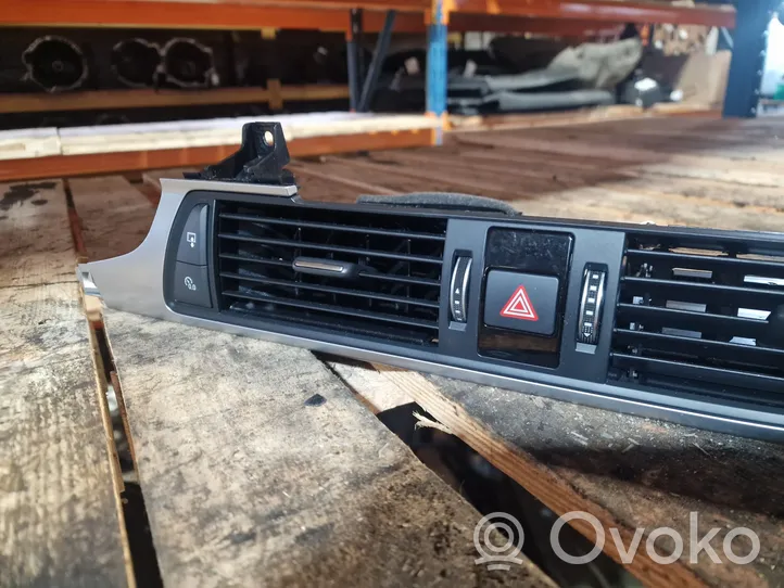 Audi A6 S6 C7 4G Centrinės oro grotelės 4G1820951