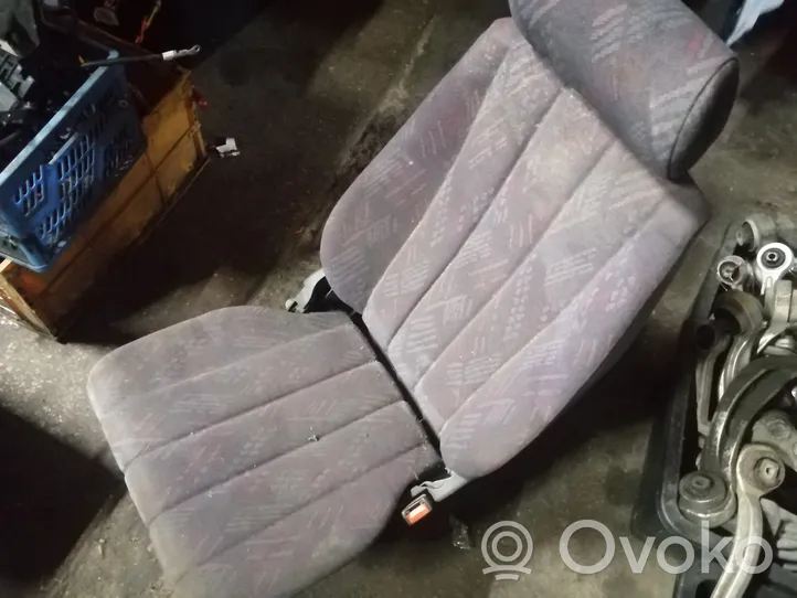 Mercedes-Benz 100 W631 Front passenger seat 