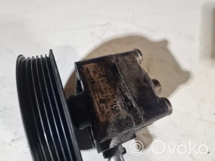 Volvo V70 Ohjaustehostimen pumppu 30741790