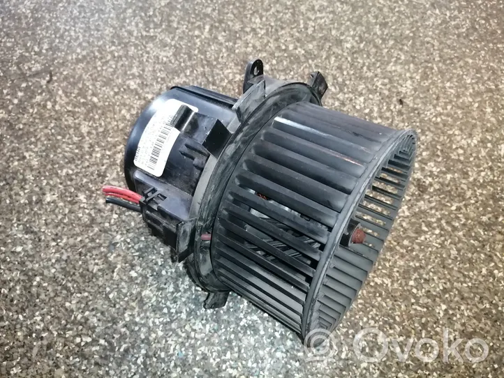 Citroen C5 Ventola riscaldamento/ventilatore abitacolo L5771000