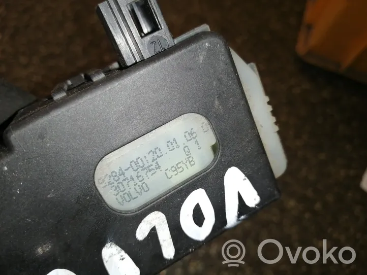 Volvo S40 Motorino del tappo del serbatoio del carburante 30716754