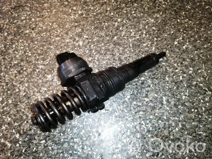 Volkswagen Caddy Injecteur de carburant 038130073BR