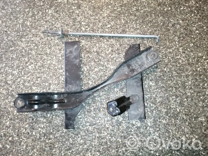 Toyota Verso Battery bracket 