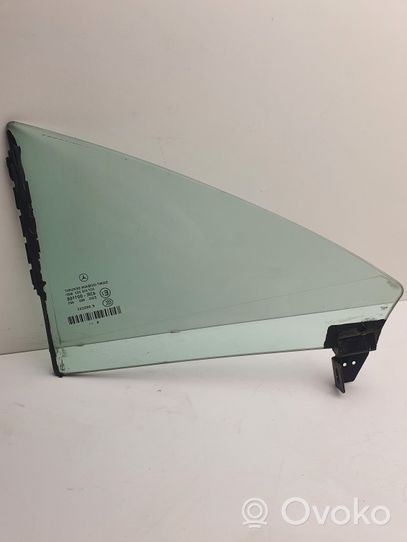 Mercedes-Benz CLS C219 Rear vent window glass E000233