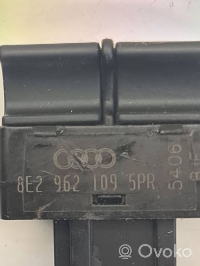 Audi A4 S4 B7 8E 8H Alarm switch 8E2962109