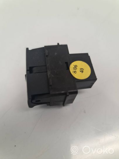 Audi A4 S4 B7 8E 8H Alarm switch 8E2962109