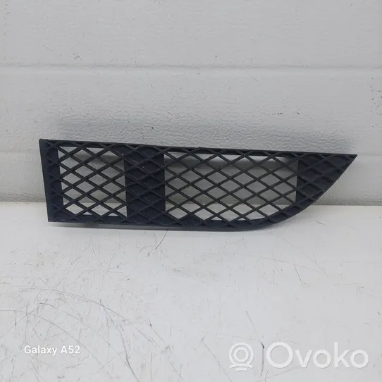 BMW 7 E65 E66 Grille inférieure de pare-chocs avant 7135563