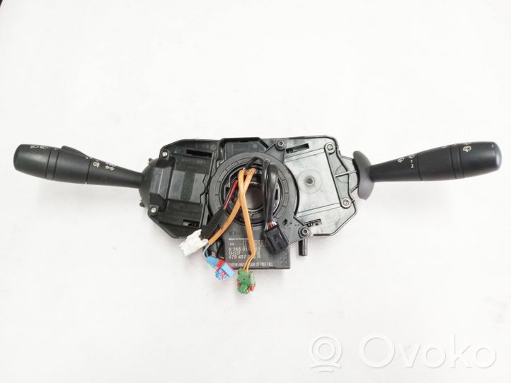 Smart ForTwo II Pyyhkimen/suuntavilkun vipukytkin 255670901R