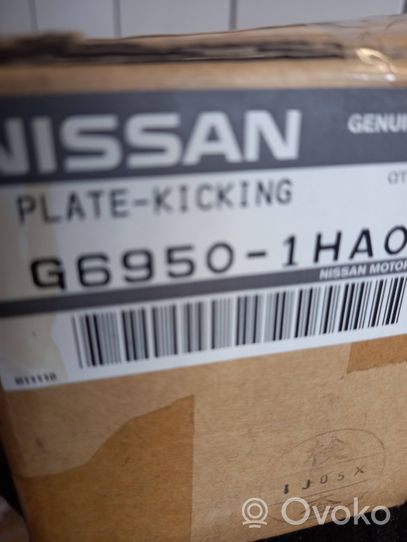 Nissan Micra Set di rifiniture davanzale (interno) 469501HA00
