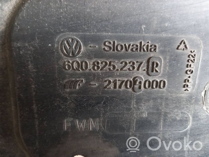 Skoda Fabia Mk1 (6Y) Variklio dugno apsauga 6Q0825237