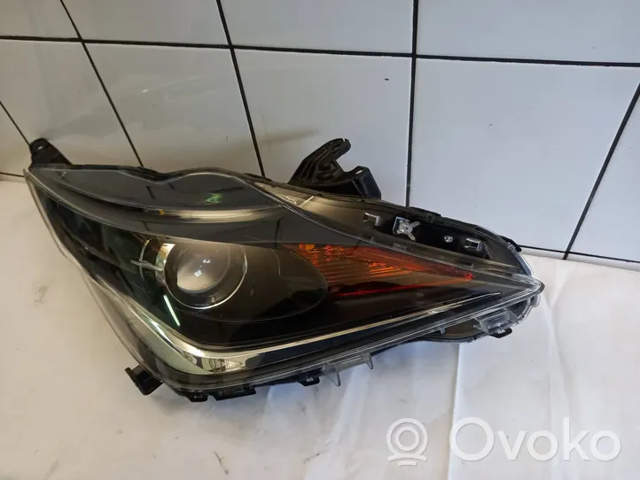 Toyota Aygo AB40 Lampa przednia 