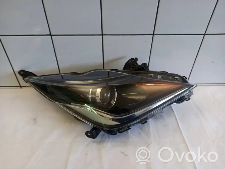 Toyota Aygo AB40 Lampa przednia 