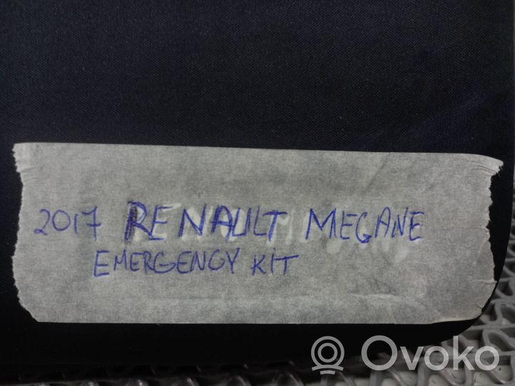 Renault Megane IV Trousse de premiers secours 