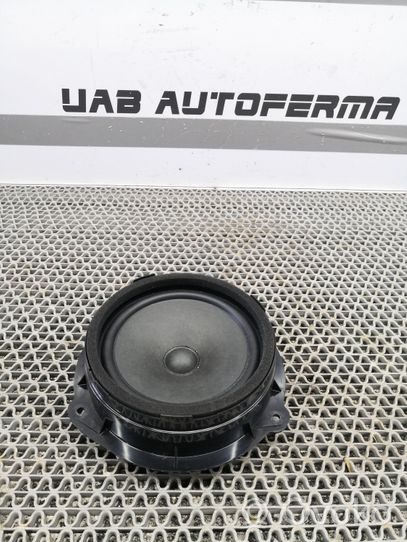 Audi Q2 - Takaoven kaiutin 8V4035411B