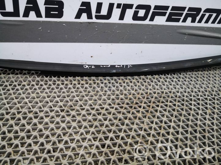 Audi Q2 - Rivestimento modanatura del vetro della portiera posteriore 81A839478