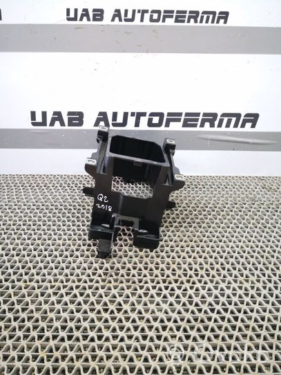 Audi Q2 - Rivestimento in plastica cornice della leva del cambio 81A863531