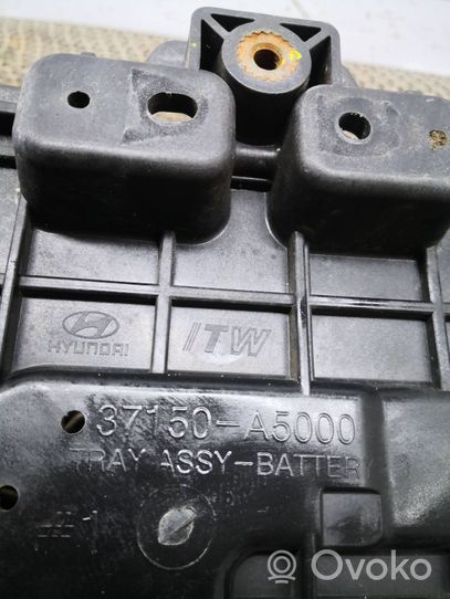 Hyundai i30 Vassoio batteria 37150A5000