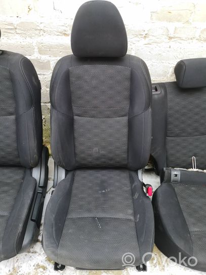 Nissan Qashqai Seat set 