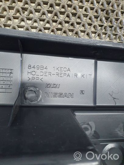 Nissan Juke I F15 Tavaratilan säilytyslokero 849B41KE0A