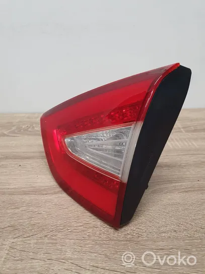 Hyundai ix35 Lampy tylnej klapy bagażnika 924042Y500