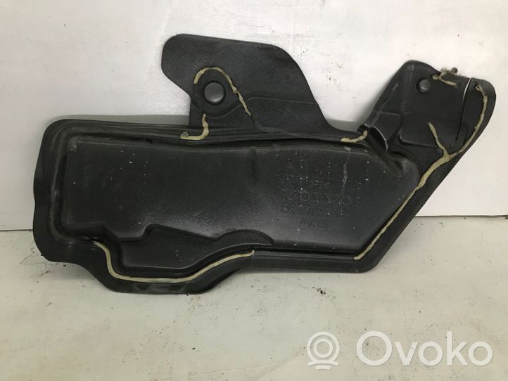 Volvo V70 Deflector de aire de la puerta trasera 8679184