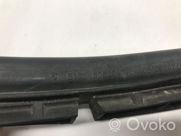 BMW 3 F30 F35 F31 Kita variklio skyriaus detalė 51718062047