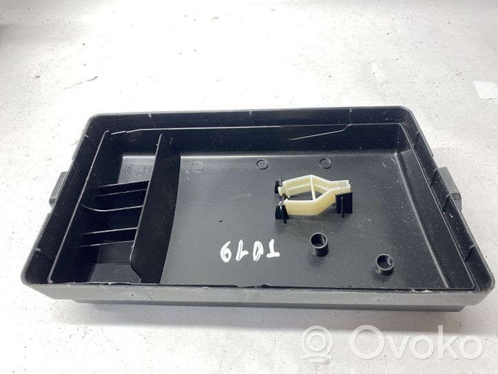 Audi Q3 F3 Dangtelis saugiklių dėžės 5Q0937132A
