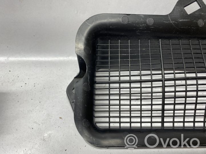Audi Q3 F3 Ohjaamon sisäilman mikrosuodattimen runko (osa) 5Q0815479