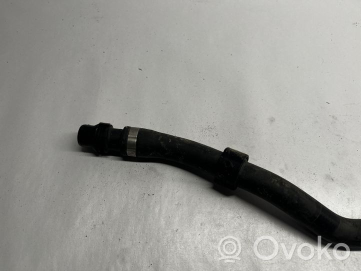 BMW 2 F22 F23 Moottorin vesijäähdytyksen putki/letku 920818406