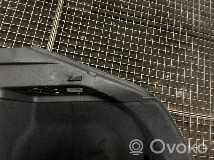 Audi Q3 F3 Boczek / Tapicerka / bagażnika 83F863880