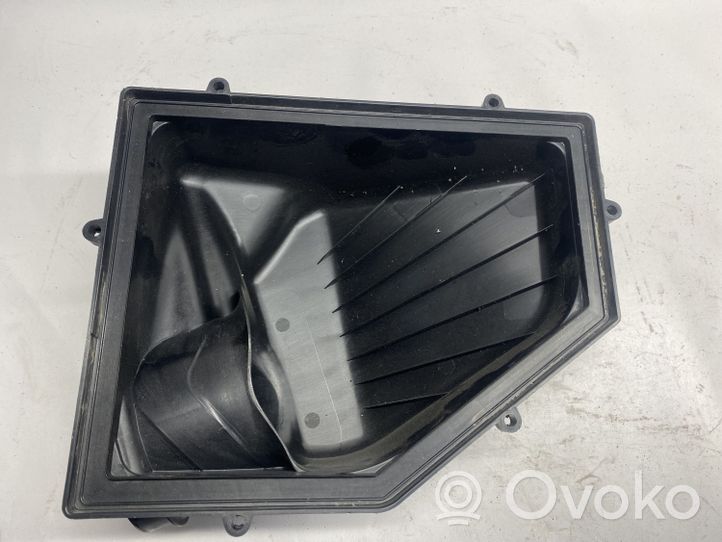 BMW 5 G30 G31 Coperchio scatola del filtro dell’aria 001