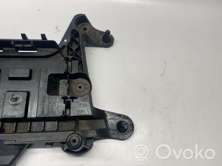 Volkswagen Golf V Vassoio scatola della batteria 1K0915333C