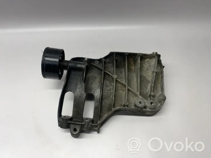 BMW 5 F10 F11 Staffa di montaggio del compressore dell’A/C 7585167