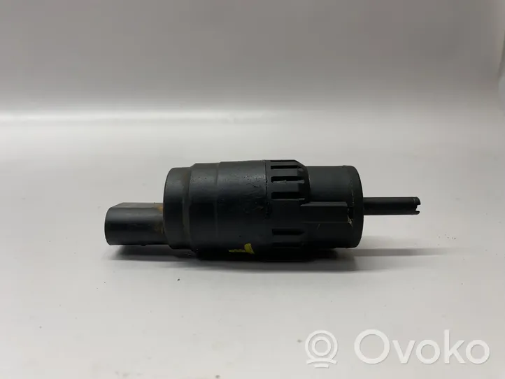 Volkswagen Jetta VII Pompe de lave-glace de pare-brise 1K5955651