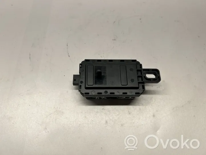 Mini One - Cooper F56 F55 Oven keskuslukituksen ohjausyksikön moduuli 8706502
