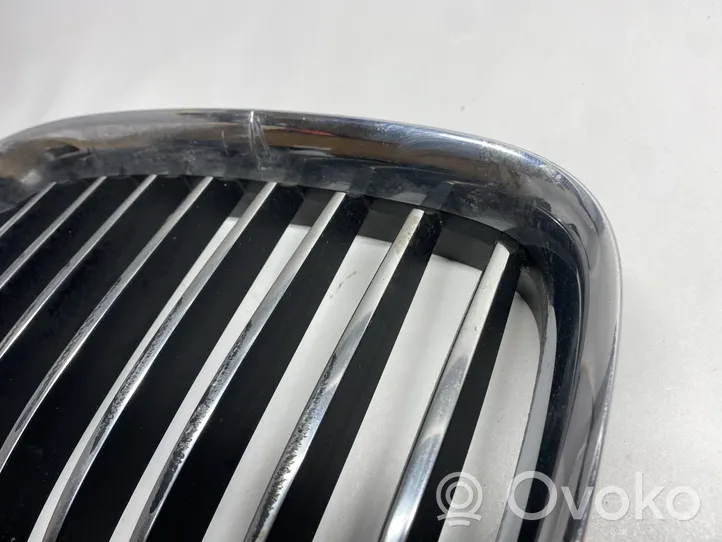 BMW 5 GT F07 Grille inférieure de pare-chocs avant 7200169