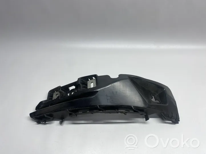 Mercedes-Benz C AMG W205 Support de coin de pare-chocs A2058852165