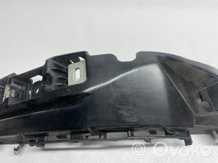 Mercedes-Benz C AMG W205 Support de coin de pare-chocs A2058852165