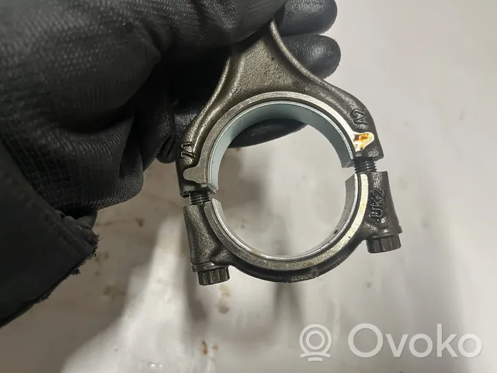 Volkswagen Jetta VII Piston 04ER