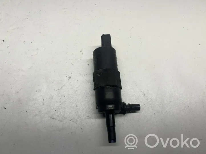 Audi A8 S8 D4 4H Žibintų apiplovimo skysčio siurbliukas 6R0955681