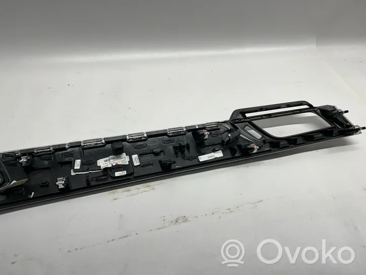 BMW X1 F48 F49 Rivestimento del vano portaoggetti del cruscotto 9332485