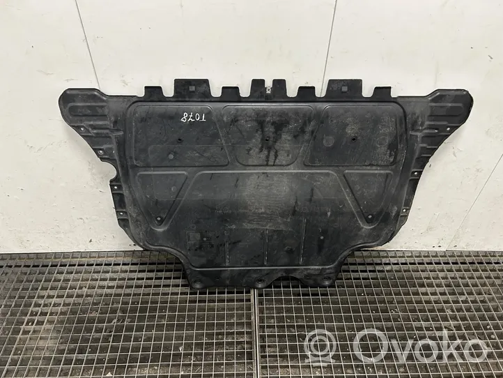 Seat Leon (5F) Moottorin alustan välipohjan roiskesuoja 5Q0825236