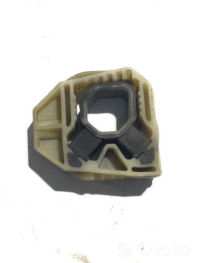 Volkswagen Tiguan Soporte de montaje del radiador 1K0121367G