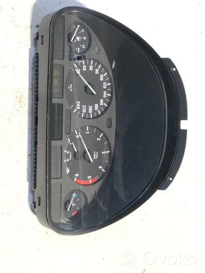 BMW 5 E39 Compteur de vitesse tableau de bord 62116907018