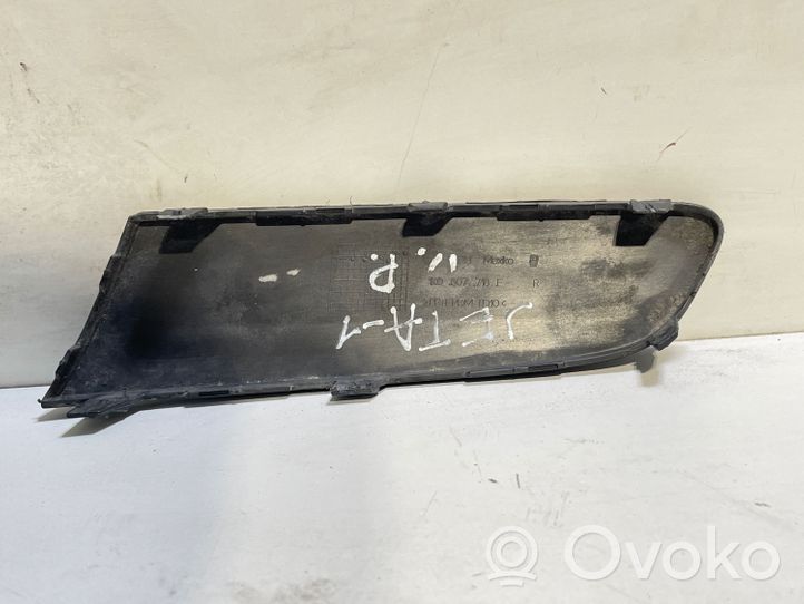 Volkswagen Jetta V Modanatura separatore del paraurti anteriore 1K0807718E